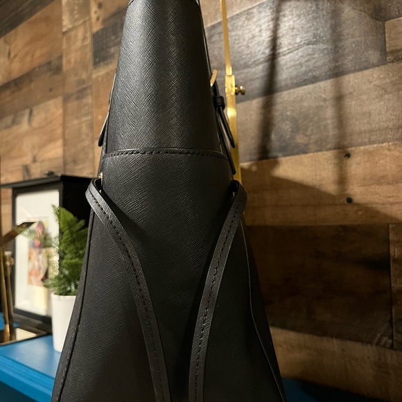 Michael Kors Gilly Large Tote Black Like NEW - Picture 4 of 12